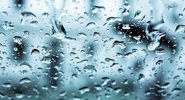 Cama etki eden yağmur ve rüzgardan elektrik üretiliyor.